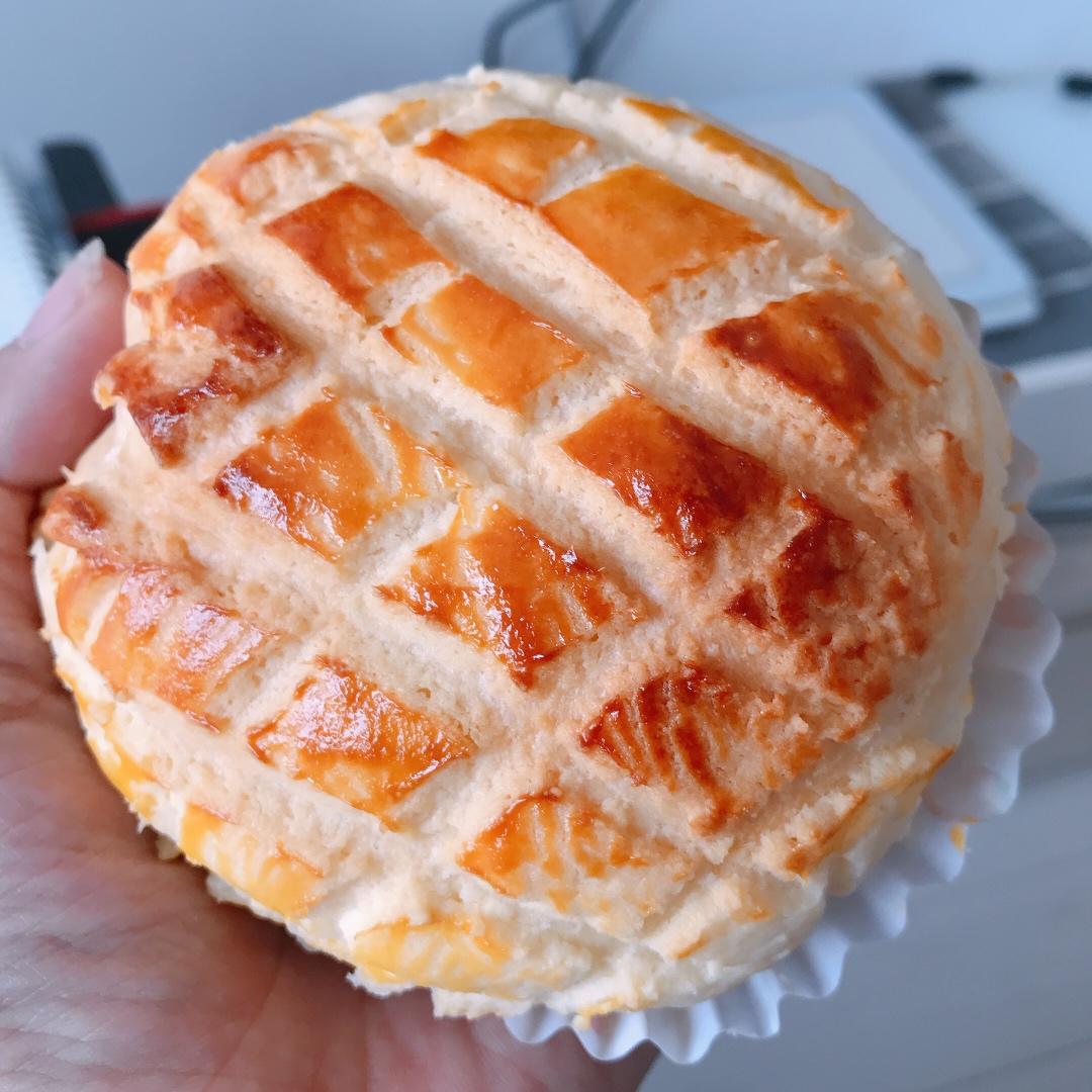 好吃到炸裂的港式菠萝包（附带制作酥皮的小视频）