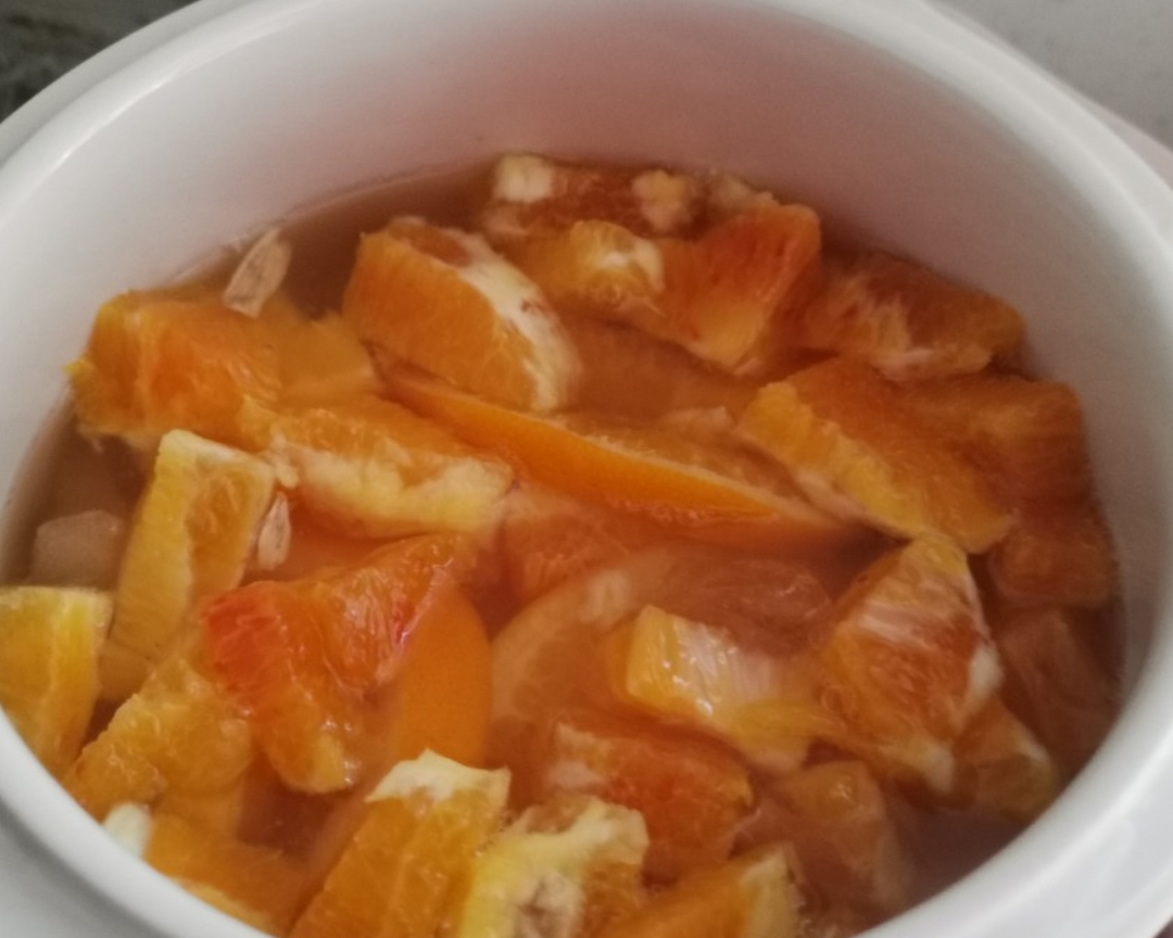 冰糖雪梨橙子煲的做法 步骤4