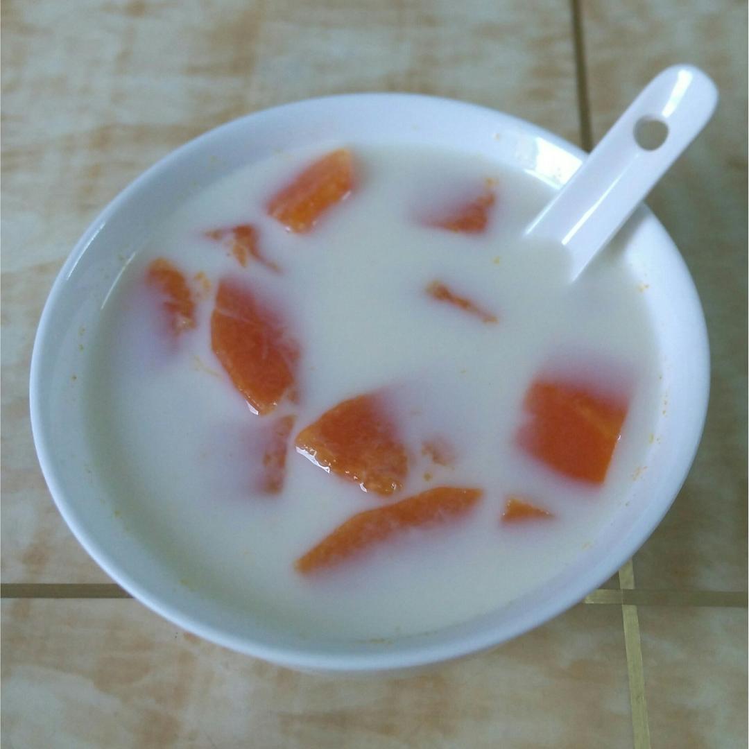 鲜奶炖木瓜