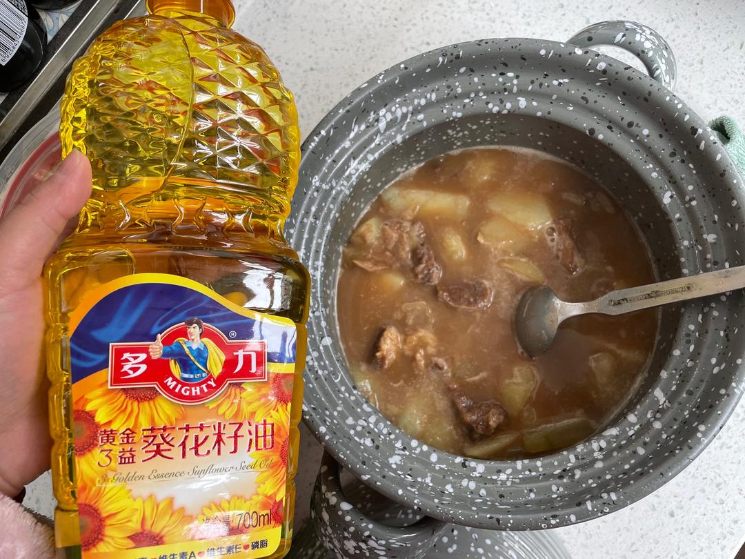 土豆牛腩煲