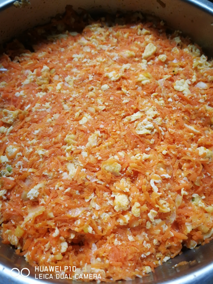 纯素饺子馅胡萝卜鸡蛋虾皮的做法