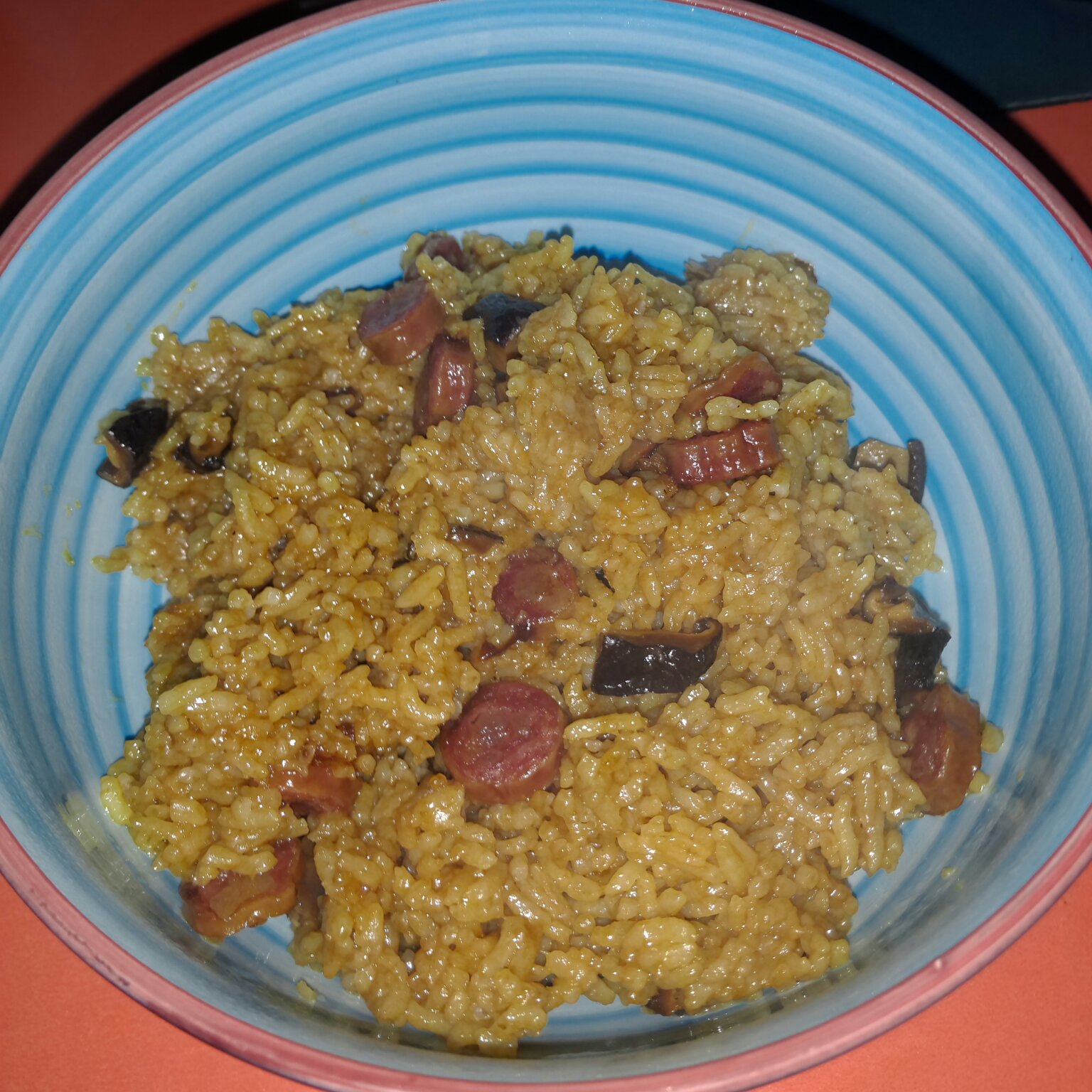 电饭锅香菇香肠饭(●´∀｀●)