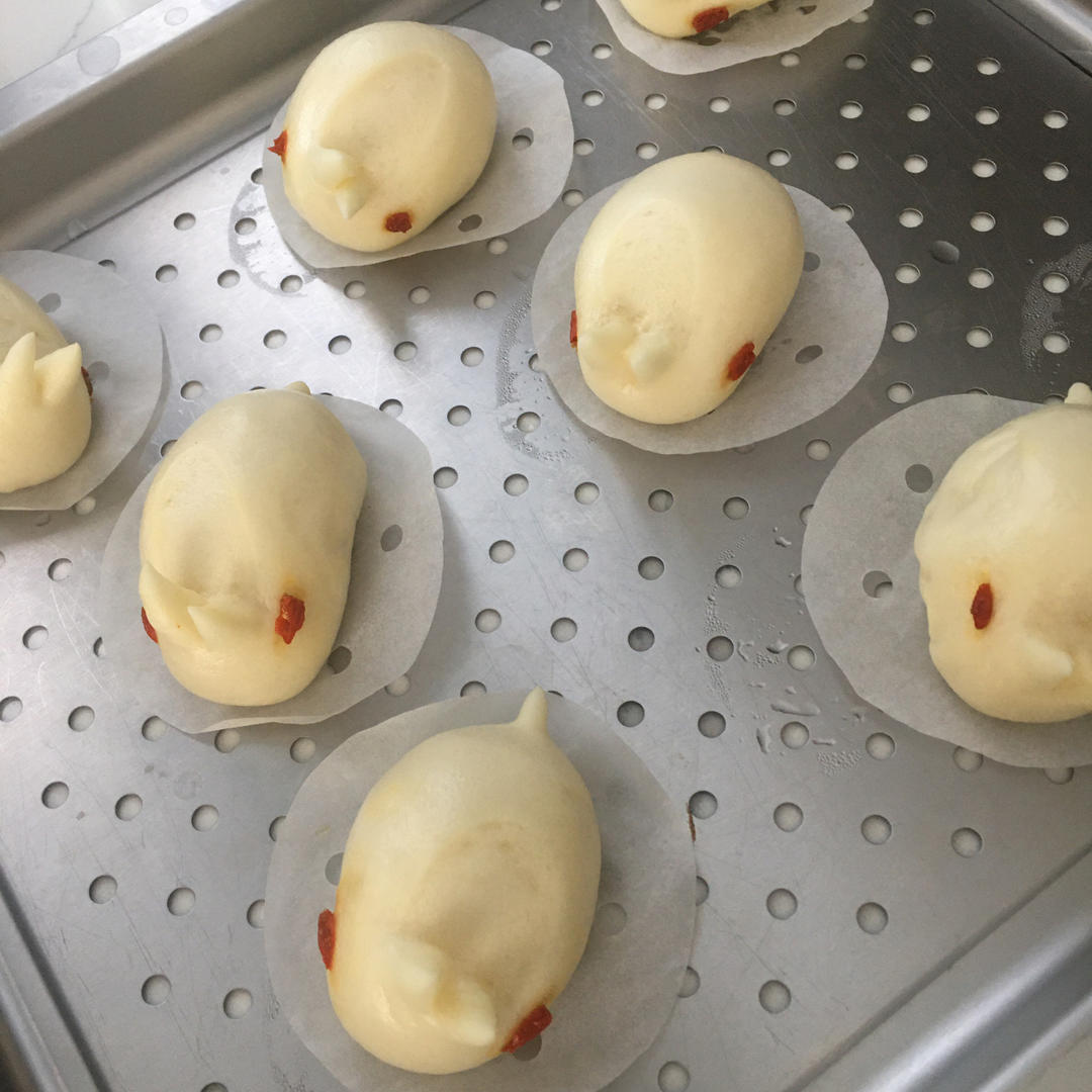 跟面团过不去之可爱的豆沙包子（小兔包、刺猬包）及可口的花卷