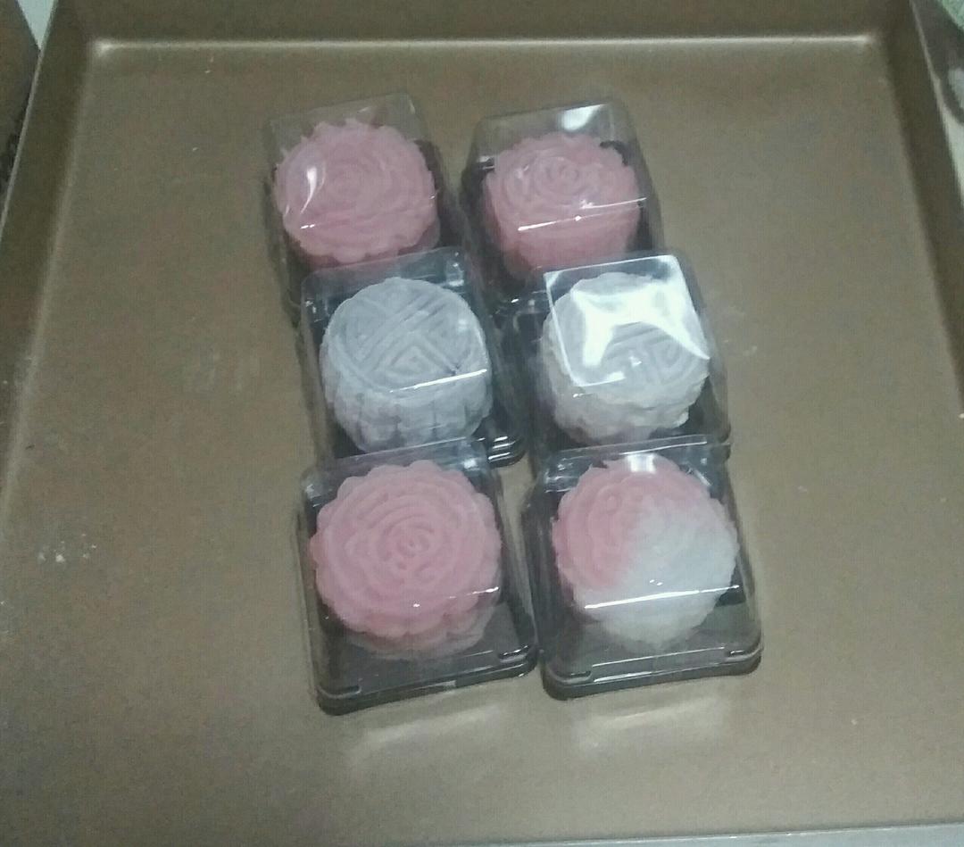 绝世好方！不开裂不粘手港式冰皮月饼（附奶黄馅做法）