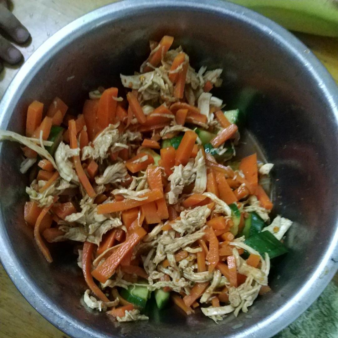 夏日开胃菜 凉拌鸡丝（手撕鸡）