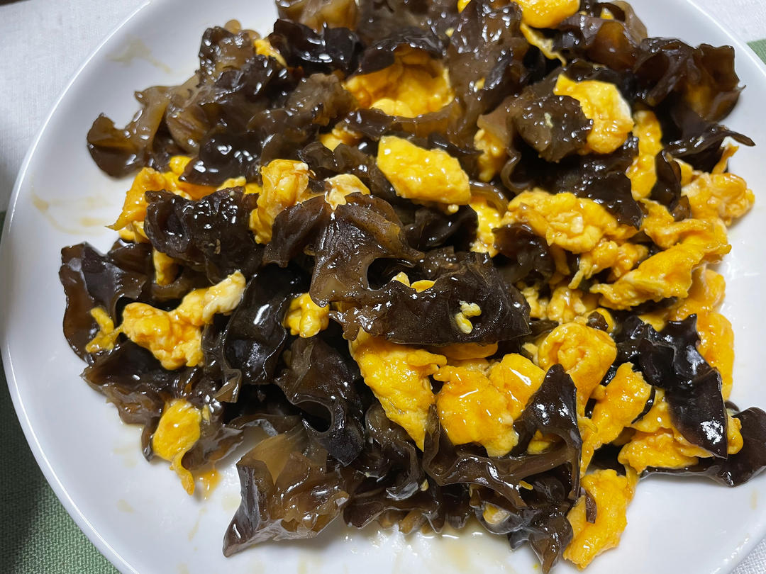 木耳炒鸡蛋