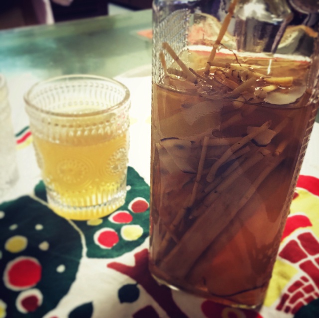 竹蔗茅根糖水