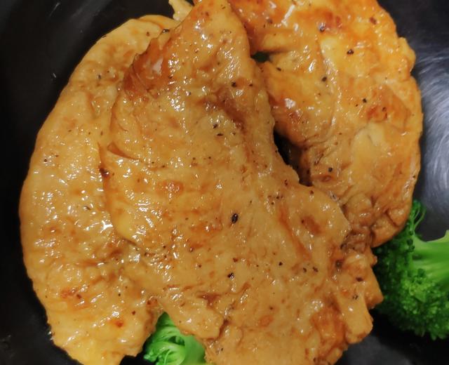 香煎鸡胸肉的做法