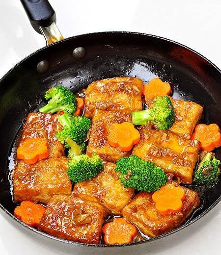平底锅做美食——姜汁铁板豆腐