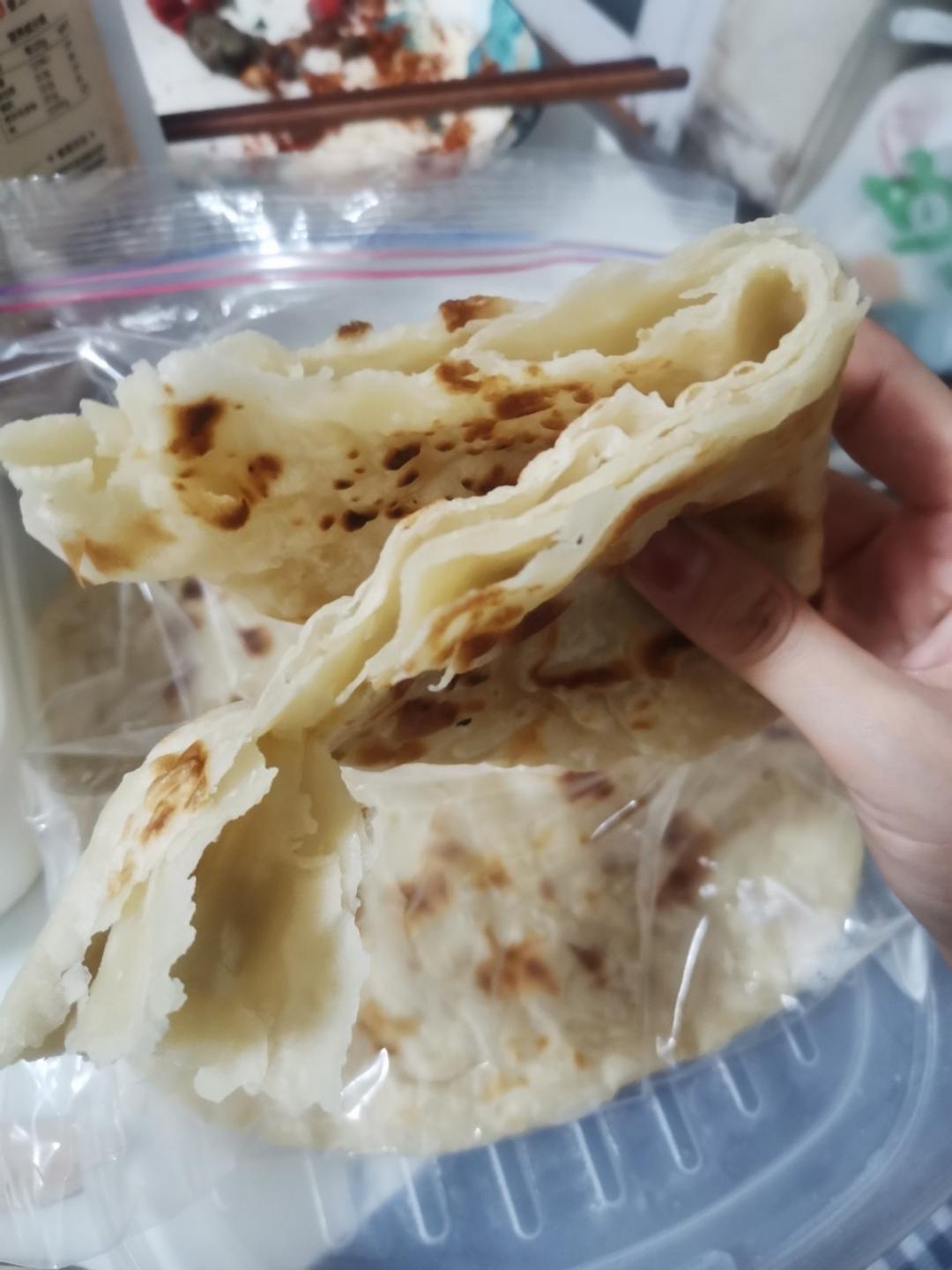烙饼不硬的小窍门 掌握了你也能看出柔软多层凉了不硬的小油饼