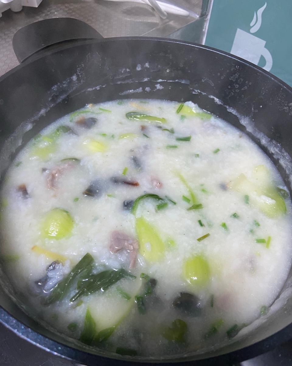 皮蛋瘦肉粥 Pidan & Pork Rice Soup