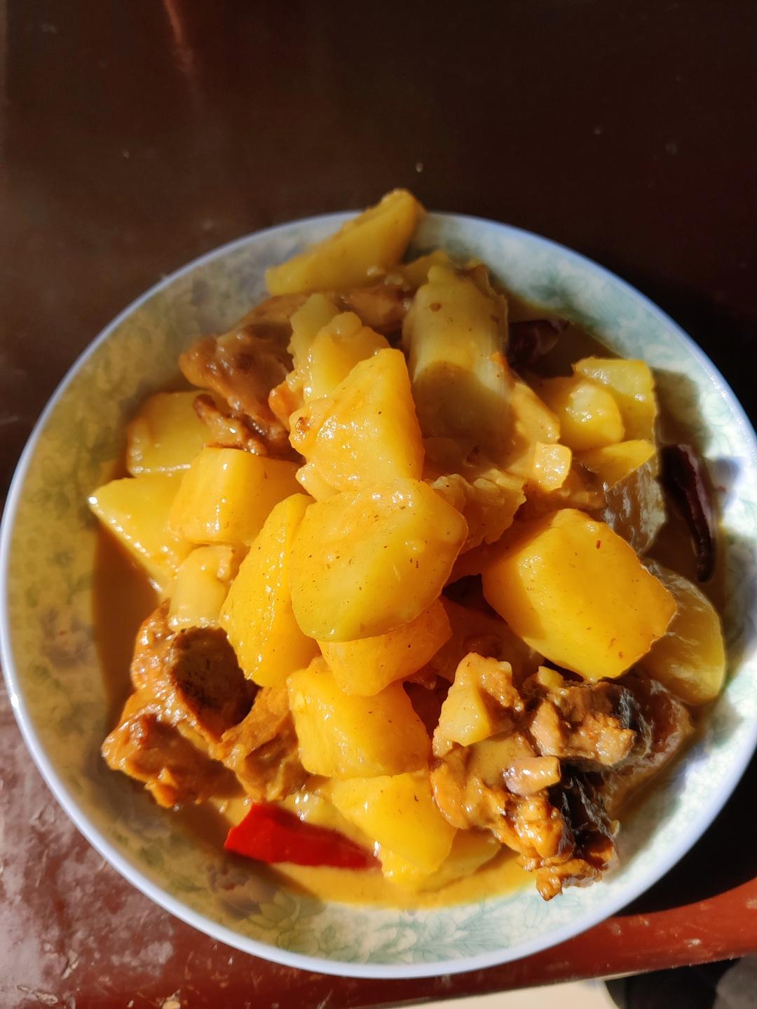 土豆炖鸡块