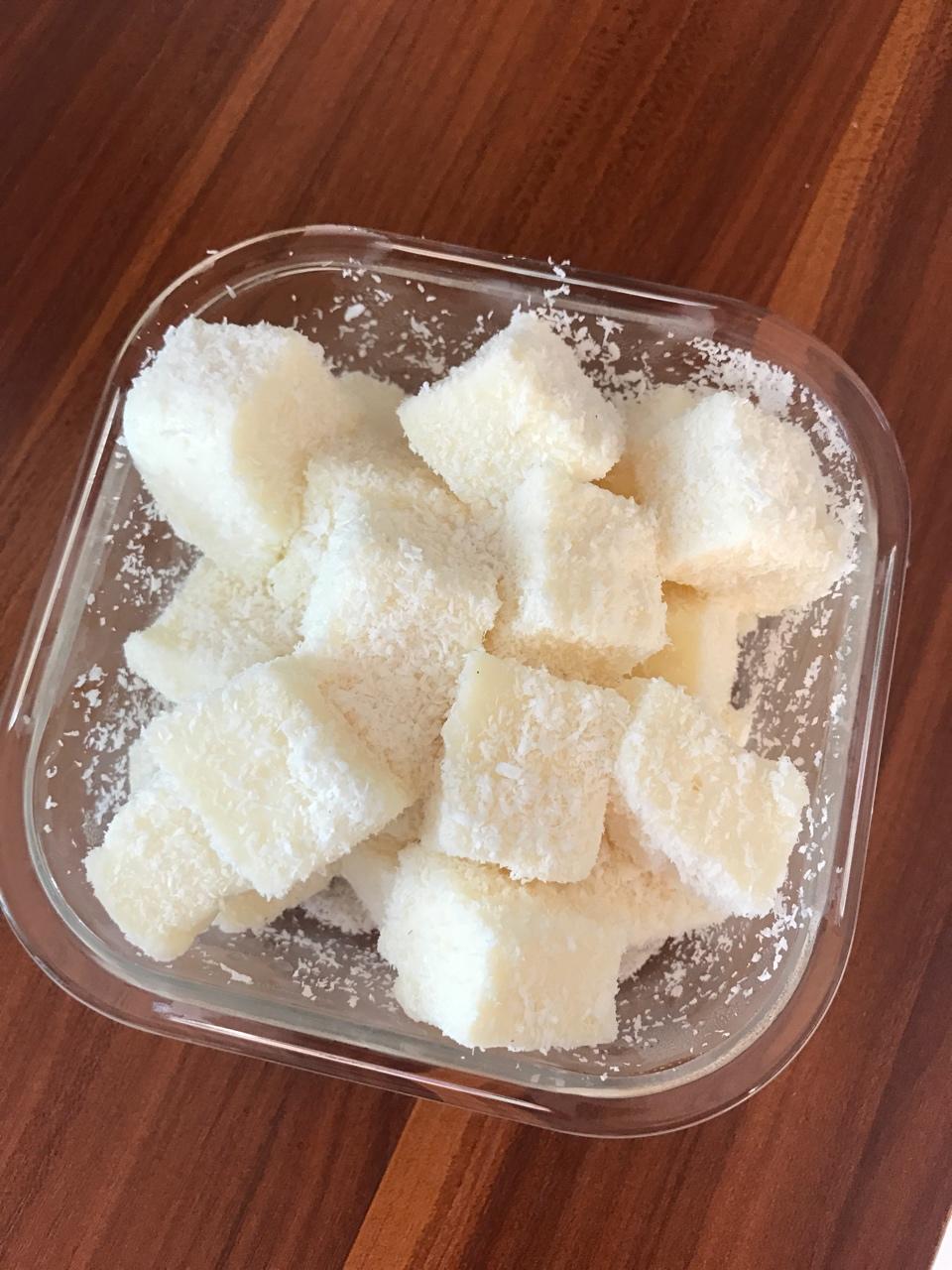 完胜85度C牛奶椰丝小方