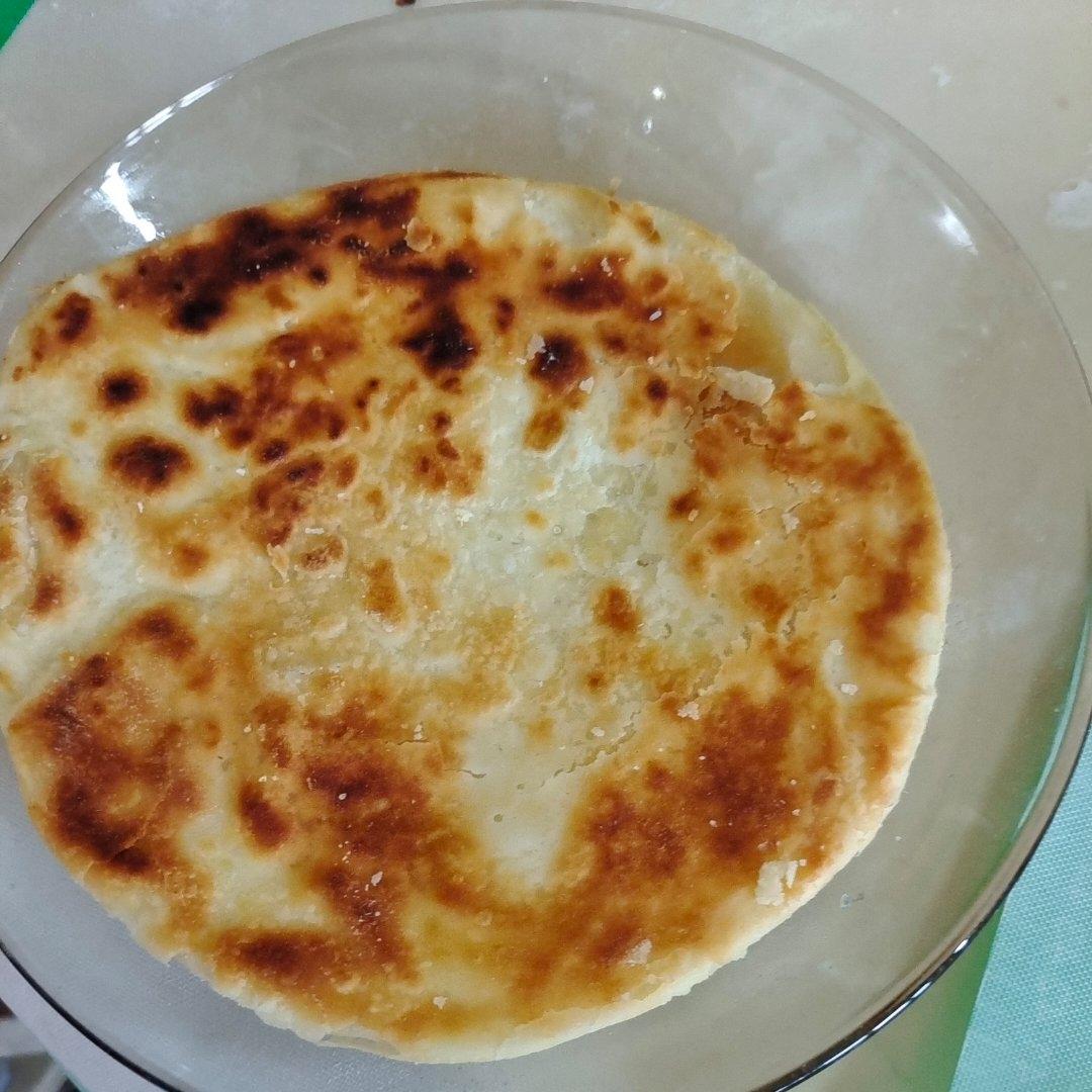 烙饼不硬的小窍门 掌握了你也能看出柔软多层凉了不硬的小油饼