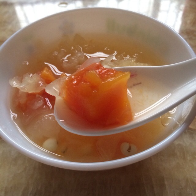 炖木瓜雪耳糖水