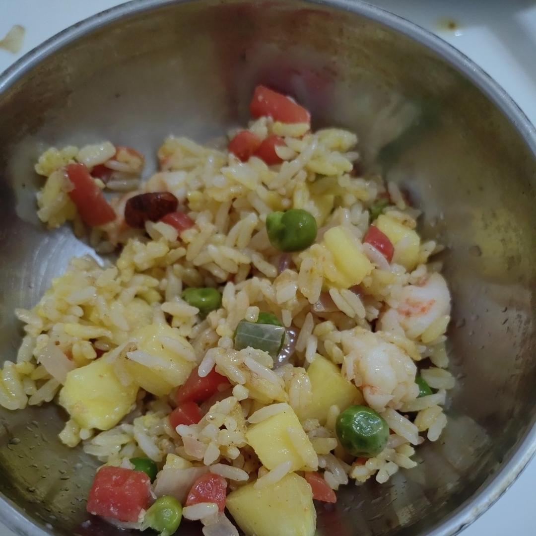 超正の泰式菠萝炒饭