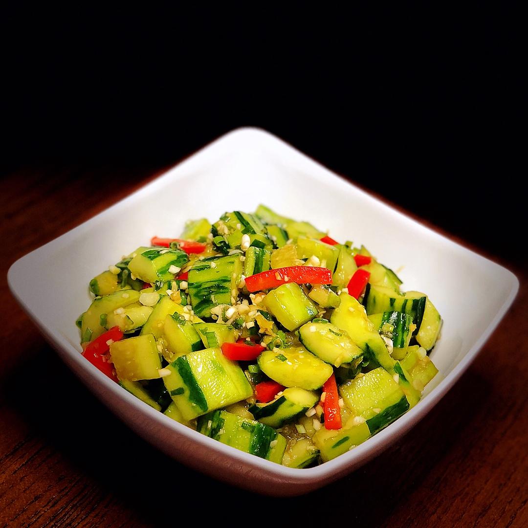 鹏妈在奔跑做的凉拌黄瓜