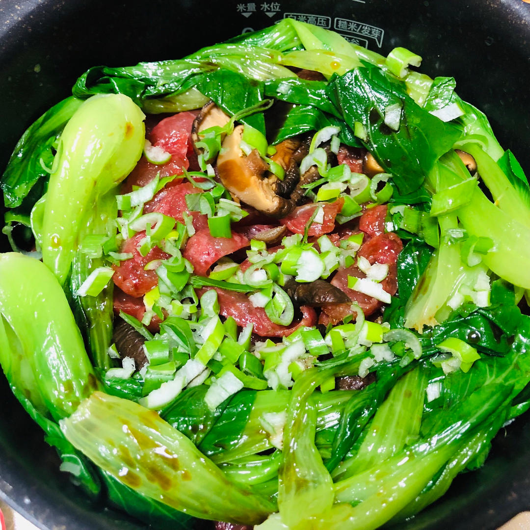 懒人一锅出～双拼腊味煲仔饭