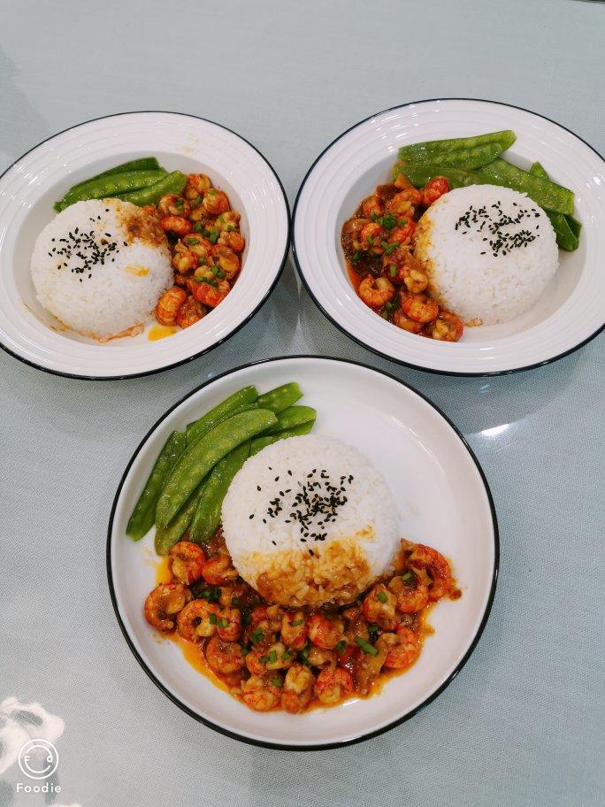 小龙虾盖饭，又名真爱盖饭