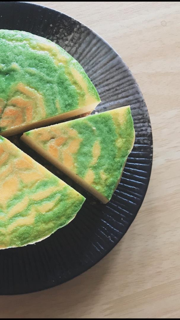 用自制奶油奶酪（内附做法）做的无糖低脂大理石纹抹茶重芝士蛋糕