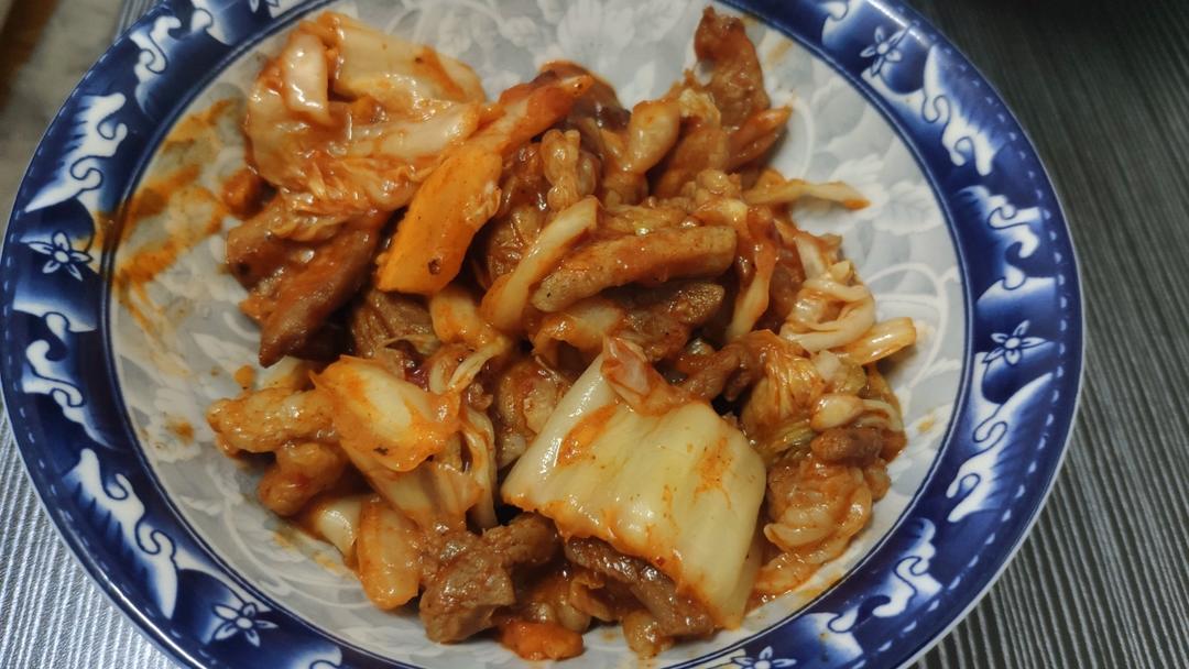 辣白菜炒五花肉
