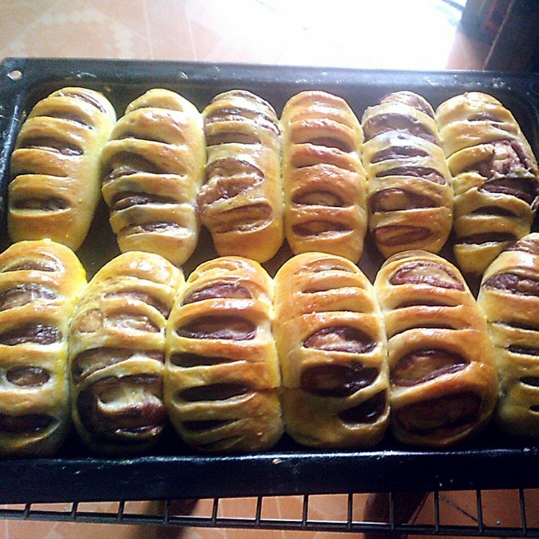 豆沙毛毛虫面包
