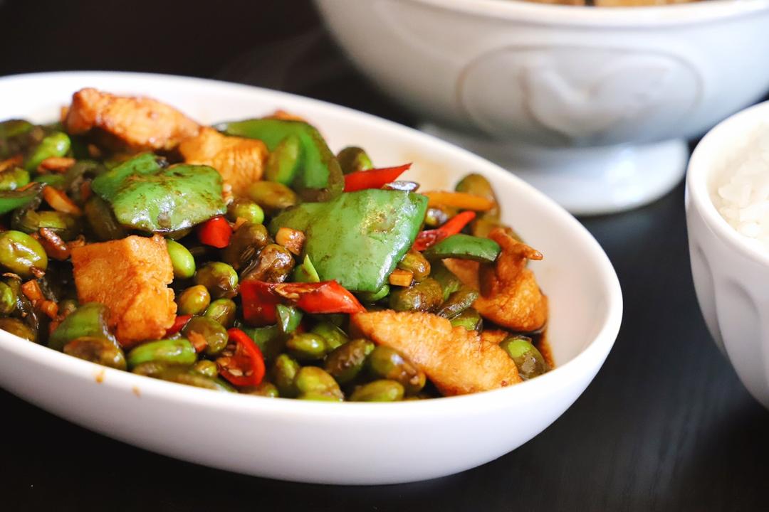 毛豆炒鸡丁 | 一勺接一勺 根本停不下来