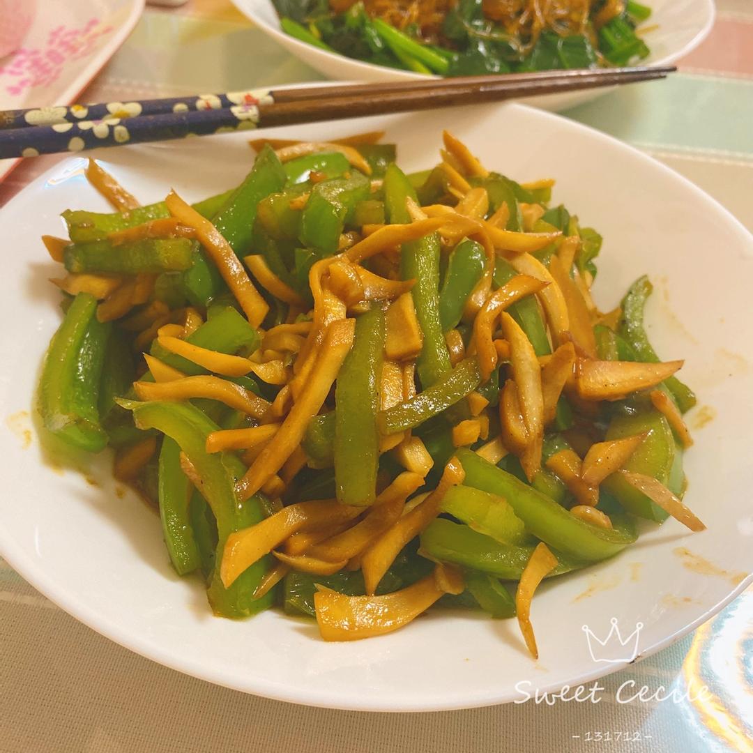 青椒素炒杏鲍菇