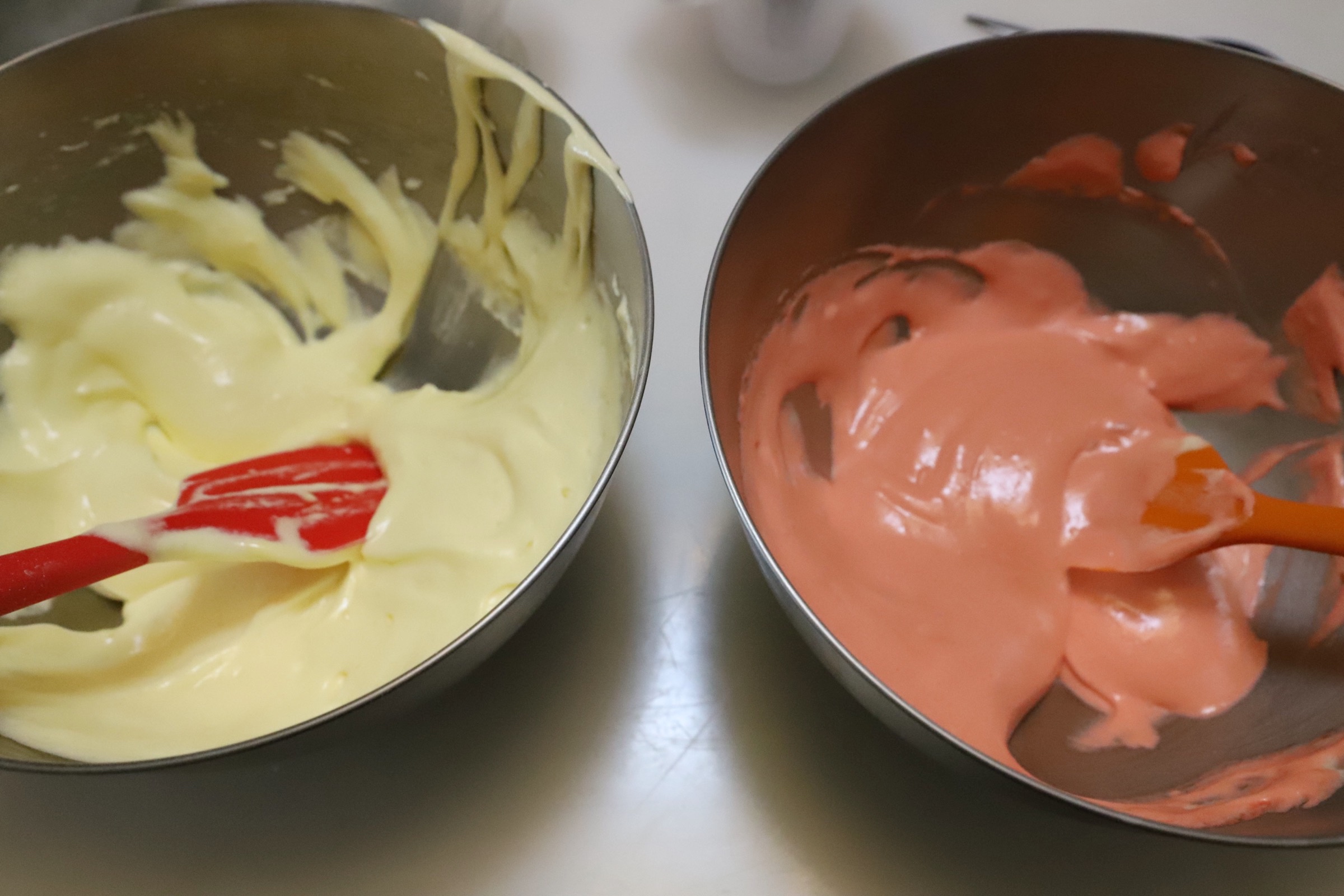 草莓双色手指饼蛋糕卷的做法 步骤8