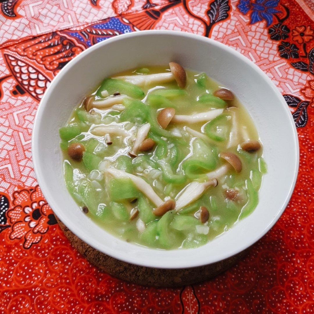 丝瓜炒海鲜菇