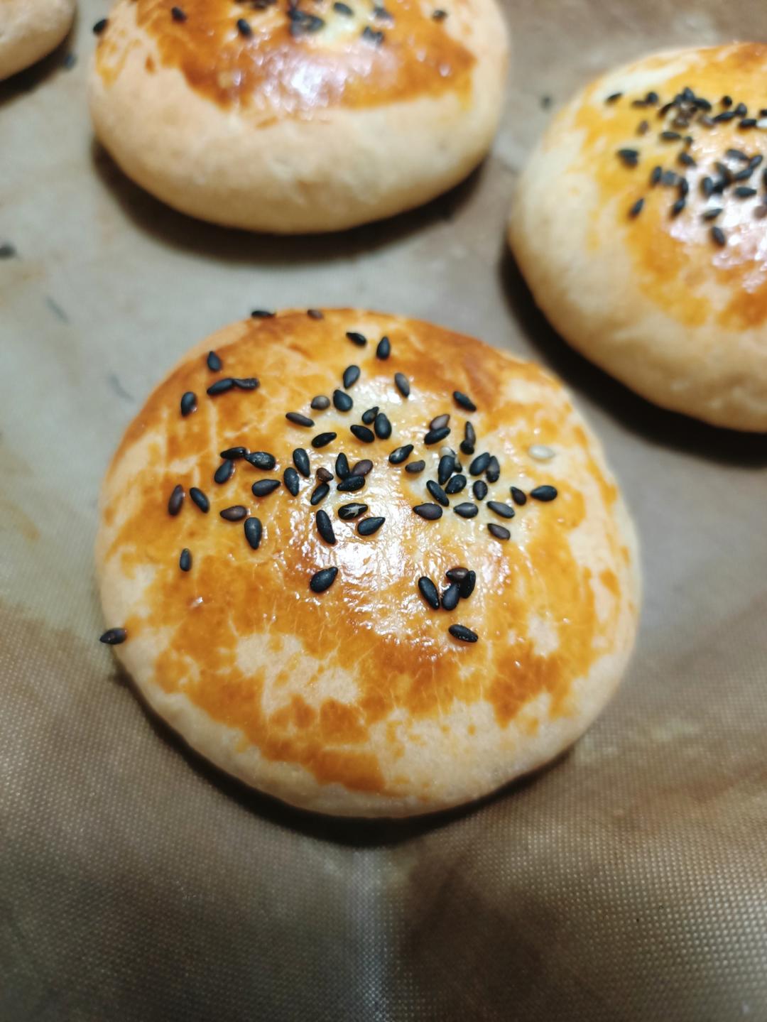 咸蛋黄肉松饼~软皮~不用开酥～孩子爱吃
