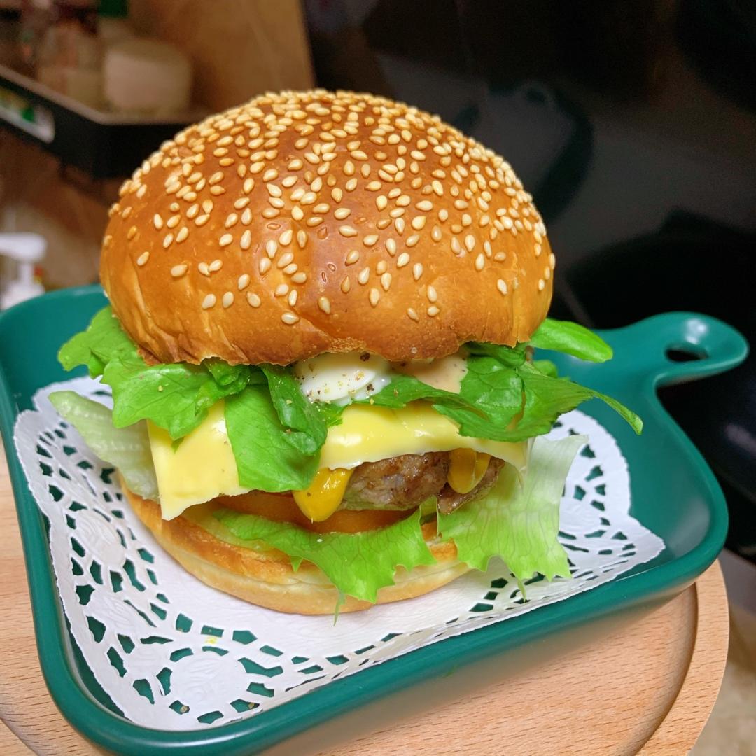 肉多汁的快手汉堡牛肉饼