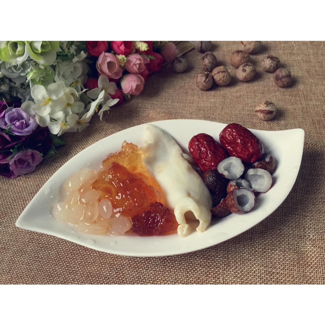 鱼胶桃胶皂角米炖牛奶（美颜润肤抗皱）