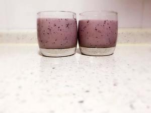 牛油果蓝莓奶昔的做法 步骤5