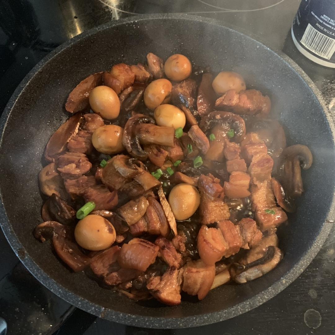 加了鹌鹑蛋后，这盘红烧肉，美味的逆天啦——鹌鹑蛋烧肉（孔瑶食谱）