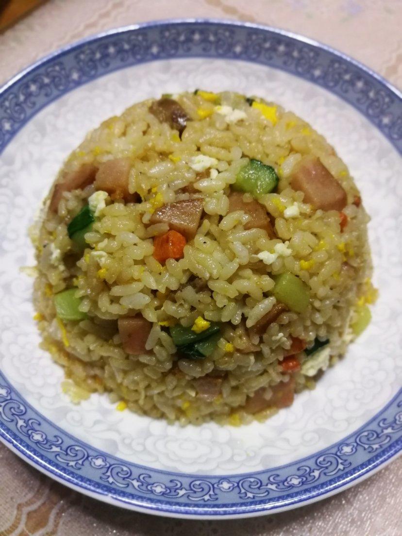 厨师长教你“蛋炒饭”如何做才好吃，答案都在这里面！