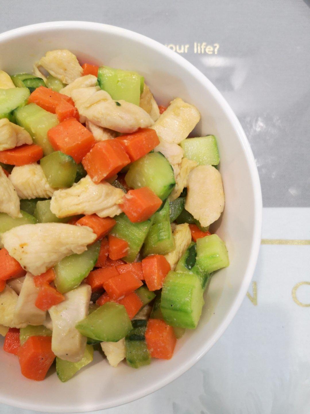 胡萝卜黄瓜鸡胸肉