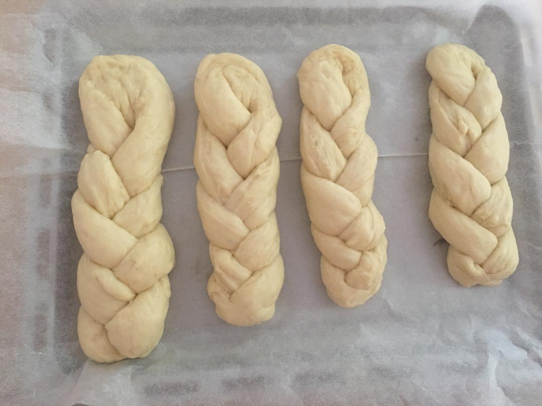 笑笑爱烘焙做的辫子面包