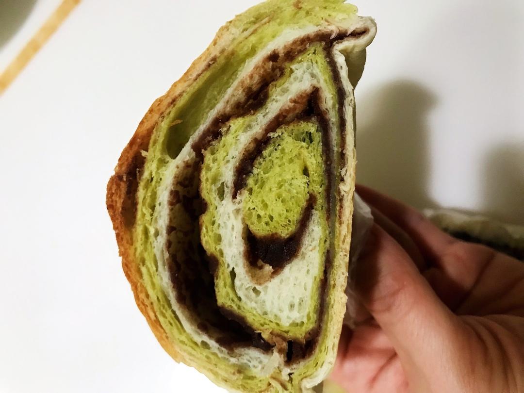 抹茶双色哈斯面包，红豆欧包