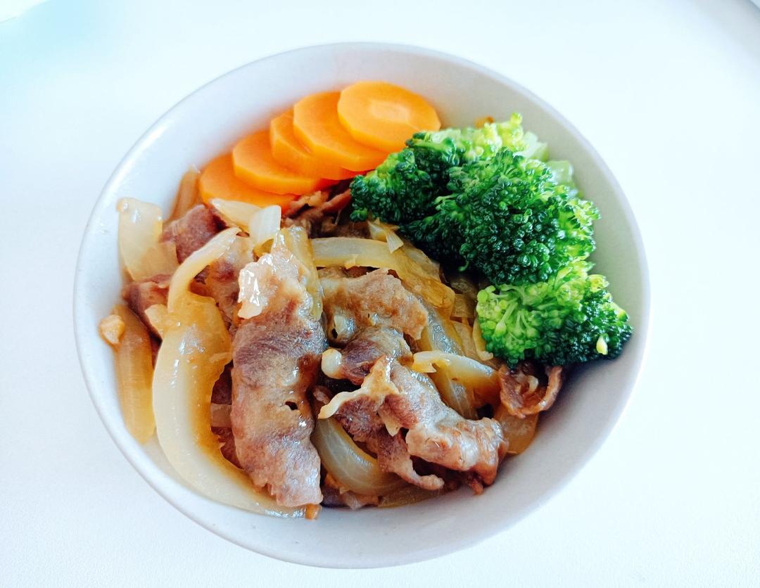 洋葱肥牛饭