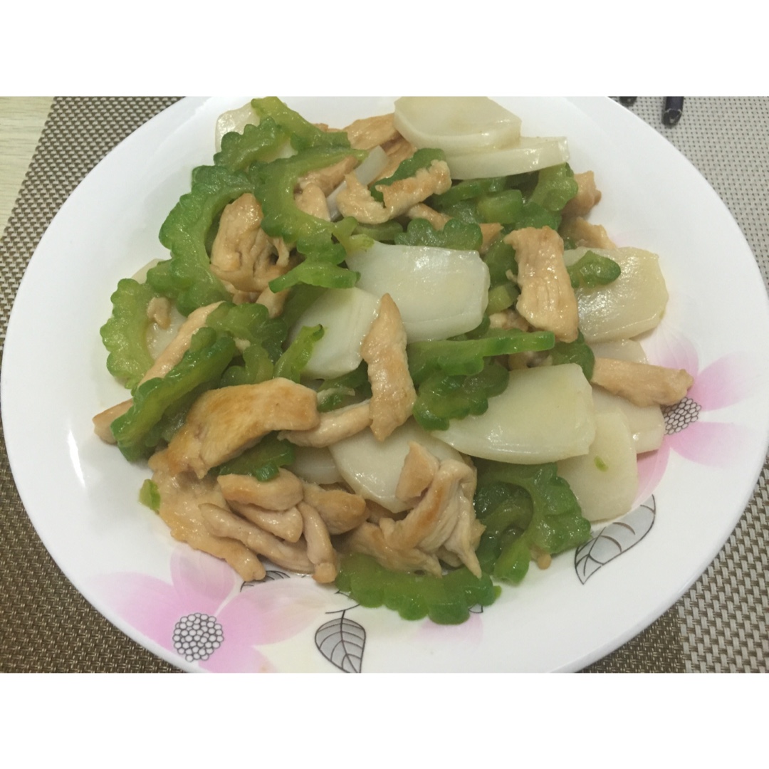 鸡胸肉炒年糕凉瓜