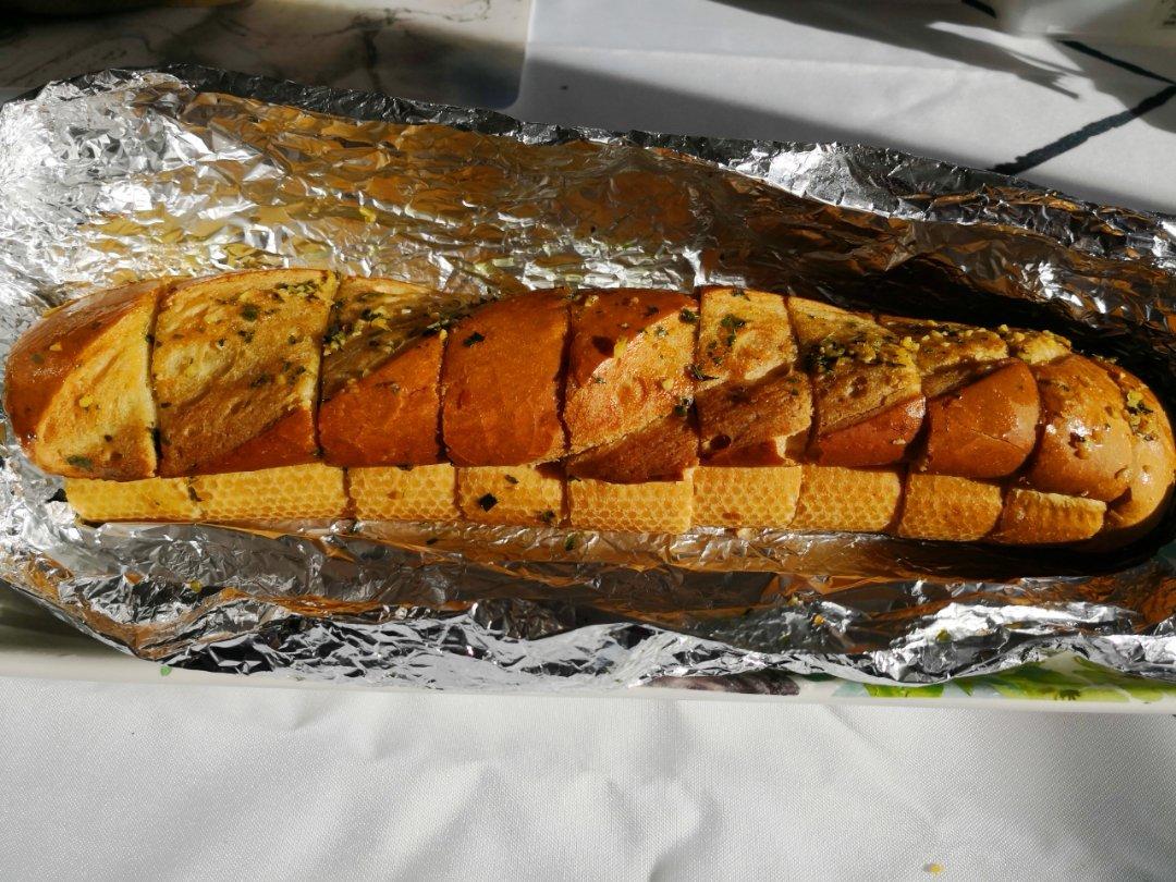 最好吃😋的蒜蓉麵包（Garlic bread）