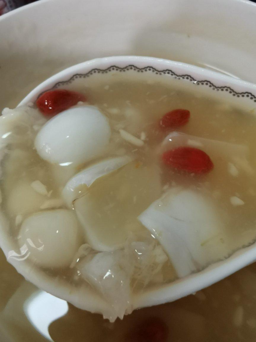 百合枸杞酒酿小圆子