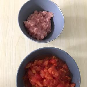 简单版番茄肉酱面的做法 步骤1