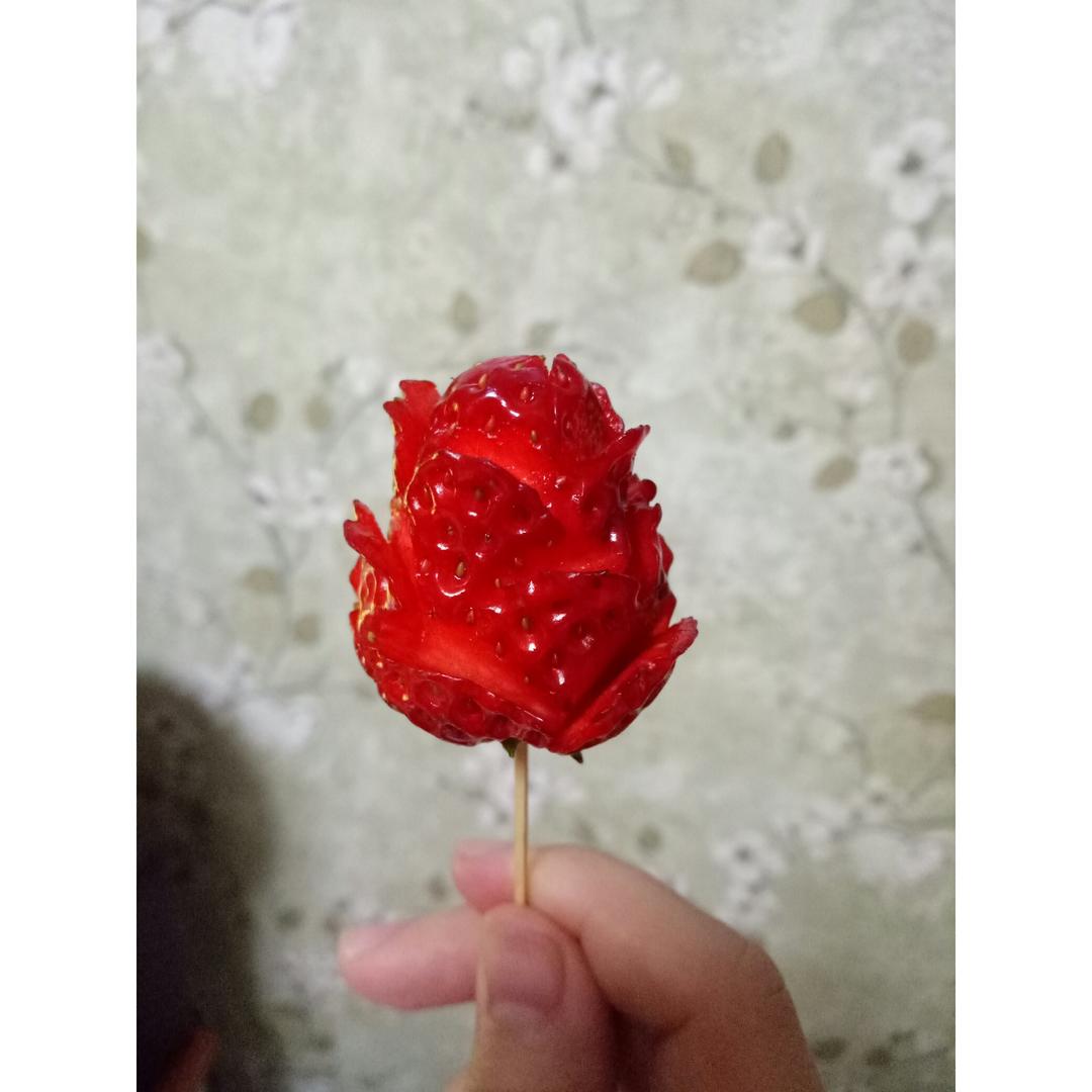 玫瑰花草莓