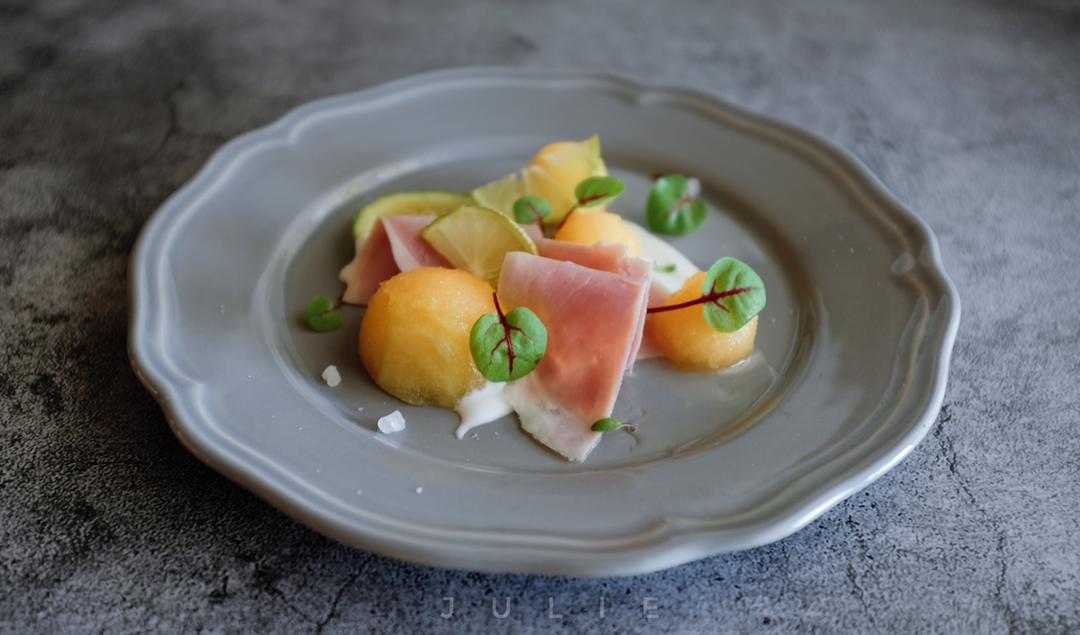 生火腿佐蜜瓜prosciutto crudo con melone