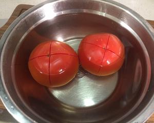 营养丰富的番茄鱼汤(只用加点盐 鲜掉眉毛)的做法 步骤2