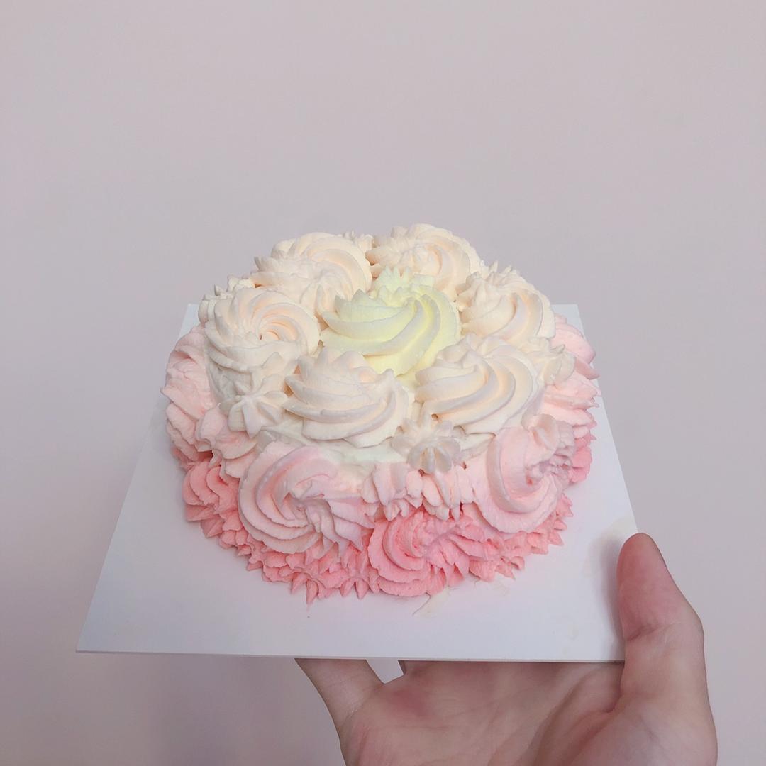 紫色玫瑰渐变裱花蛋糕