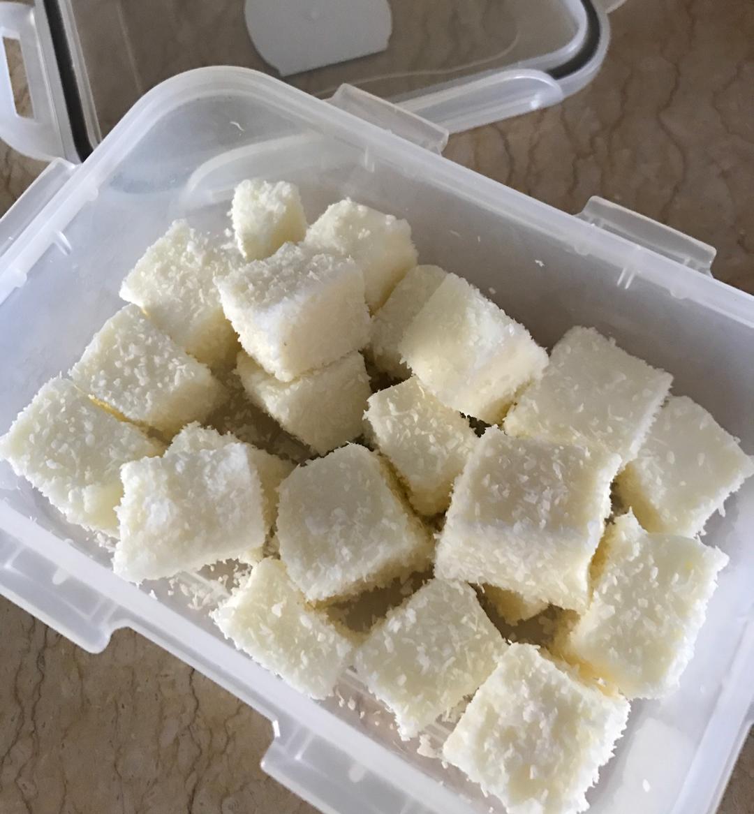 完胜85度C牛奶椰丝小方