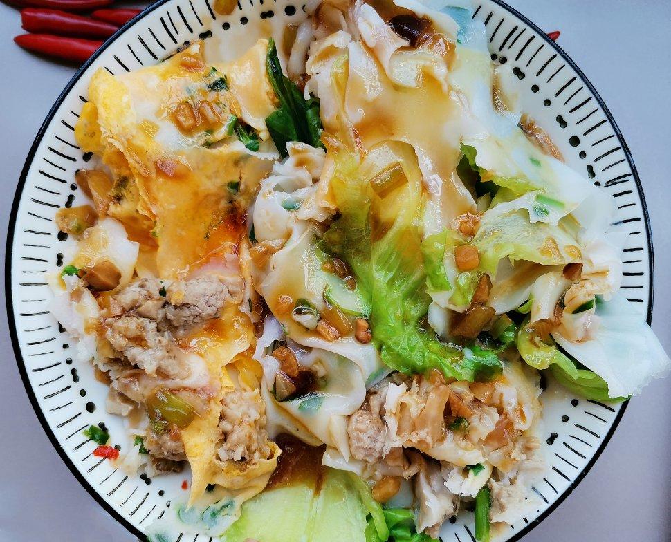 肠粉技术，从  酱汁  到  粉皮  到  蒸制  (网红肠粉一条龙最详细的做法，用此方子开店不是问题)。